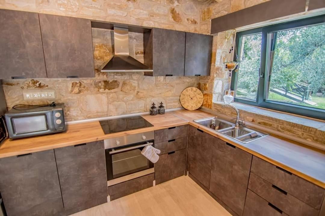 فيلا Kastro Stone House سكالا بوتامياس المظهر الخارجي الصورة